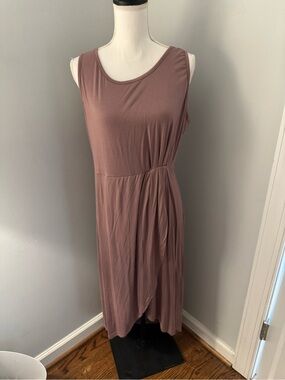Swagger Mauve Asymmetrical Dress with faux wrap sleeveless. Size L stretchy